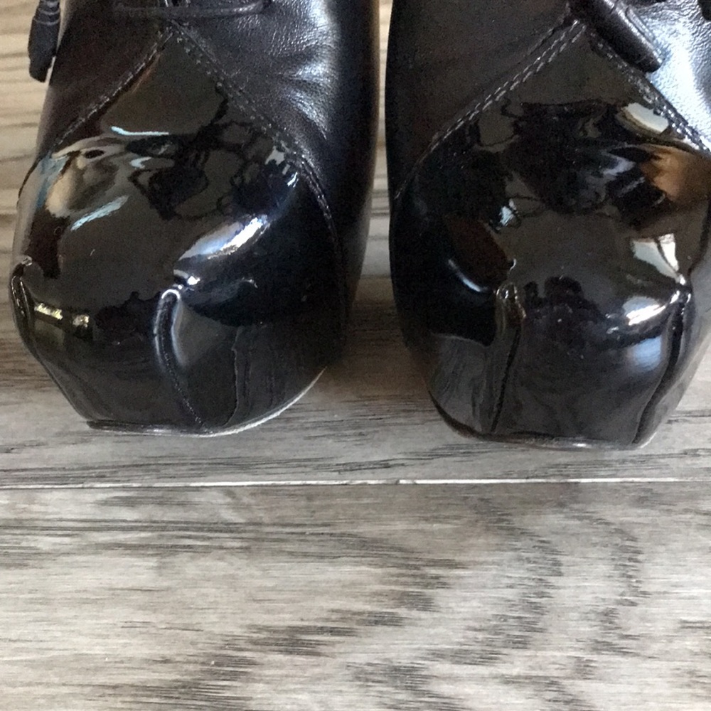 COPY - Stuart Weitzman Vintage Y2K Lace-Up Heels | Size 7.5 - Picture 11 of 14